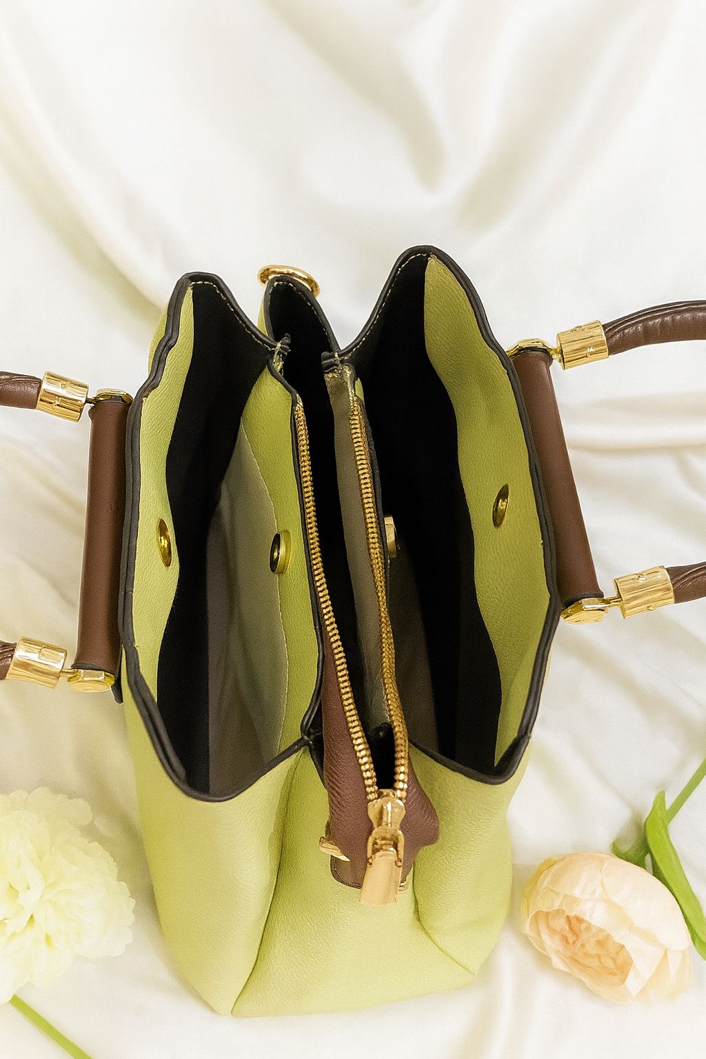 Pistachio Green Bag 🌿