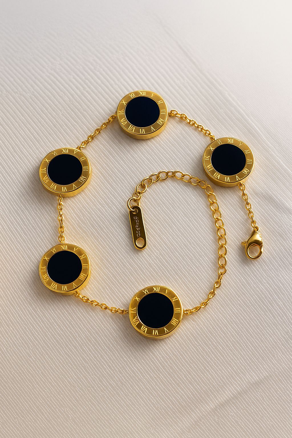 Enamel bracelet