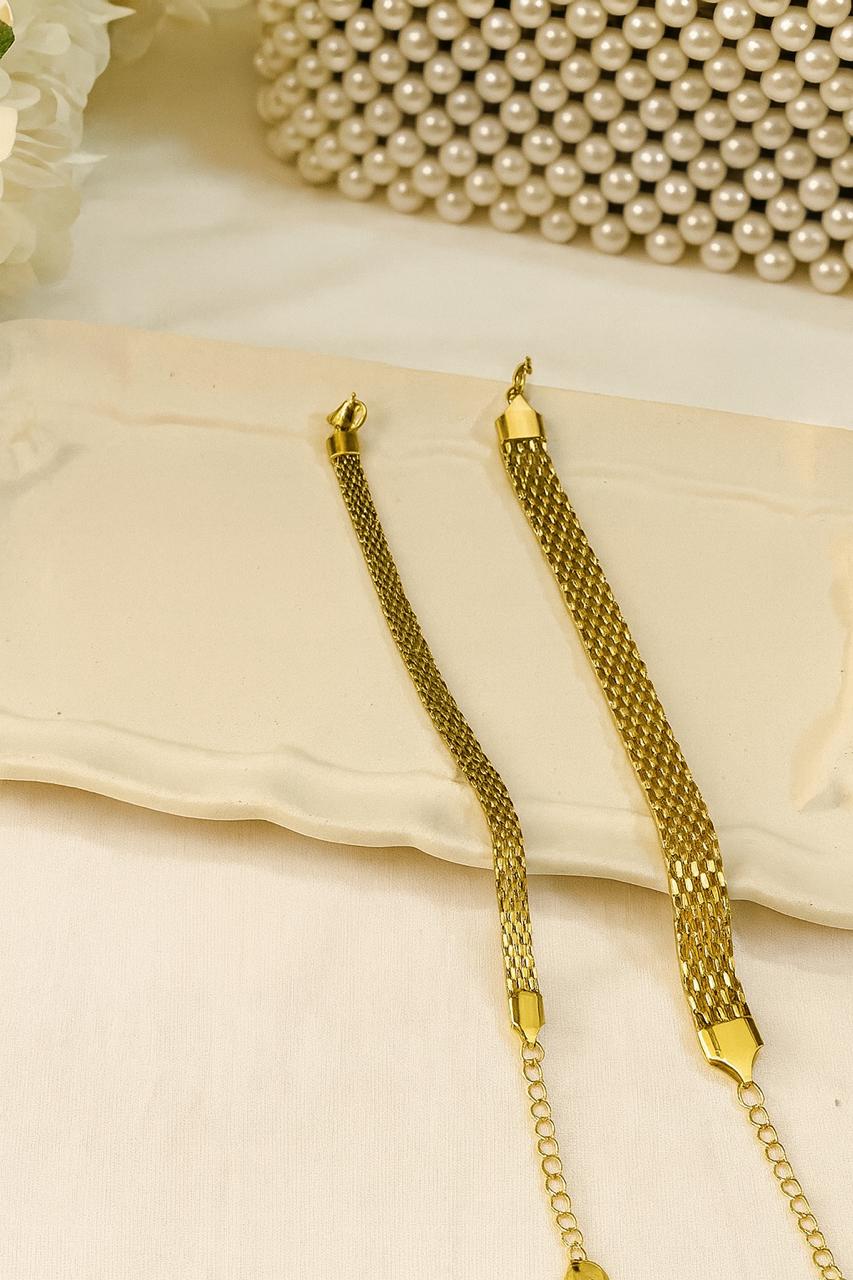 Thin chain bracelet