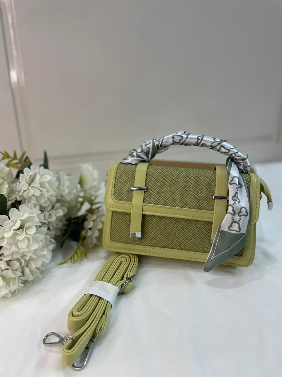 Light green/pistachio bag