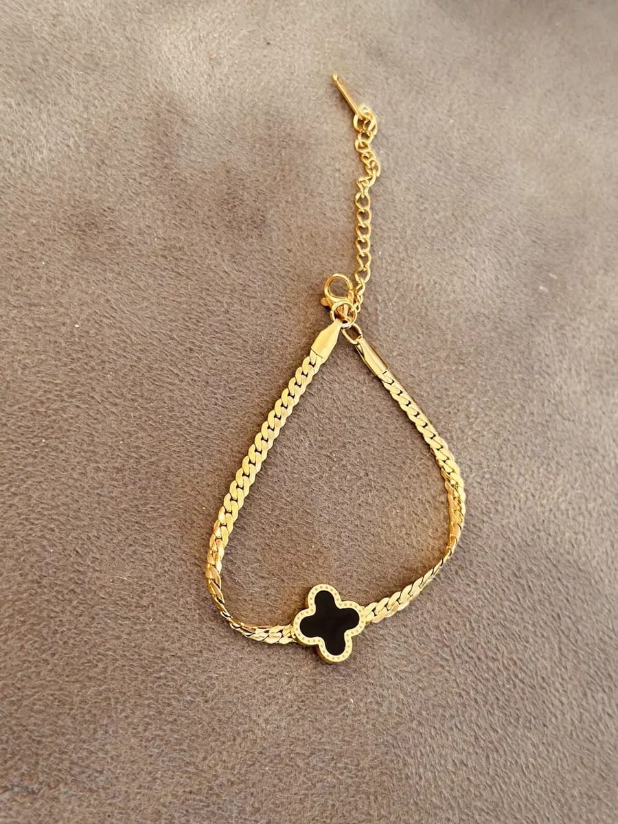 Clover bracelet